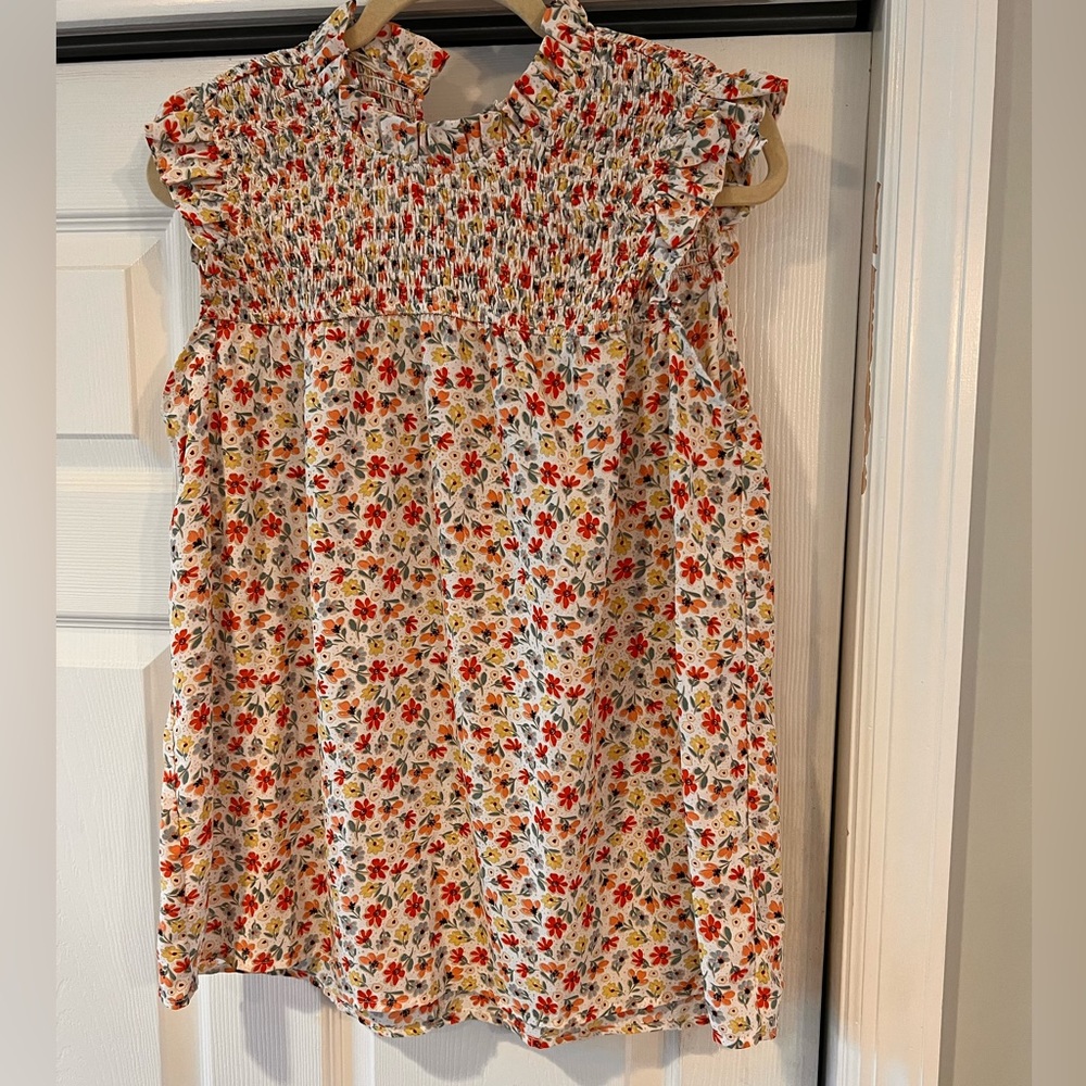 Adorable floral print top